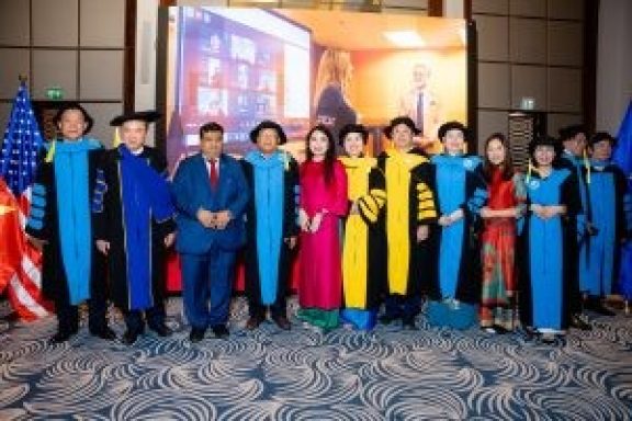 CEO Vũ Thị Mai được sắc phong danh hiệu Giáo sư tại Dubai