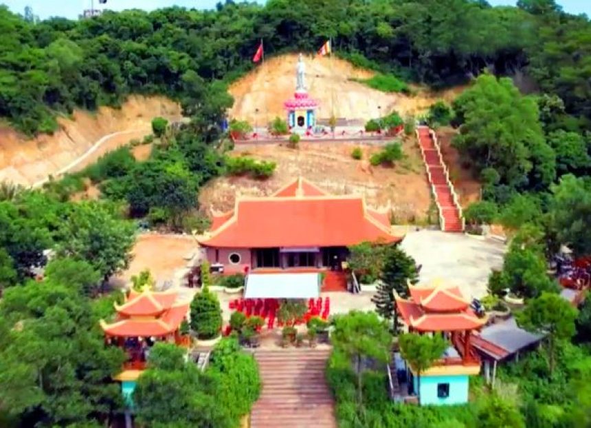 Đến Cô Tô (Quảng Ninh), vãng cảnh chùa Trúc Lâm