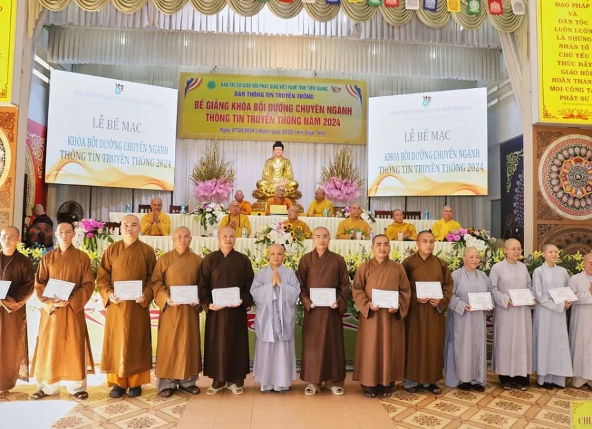 Ban TTTT Phật giáo tỉnh Tiền Giang bế mạc, trao chứng nhận khóa bồi dưỡng chuyên môn năm 2024