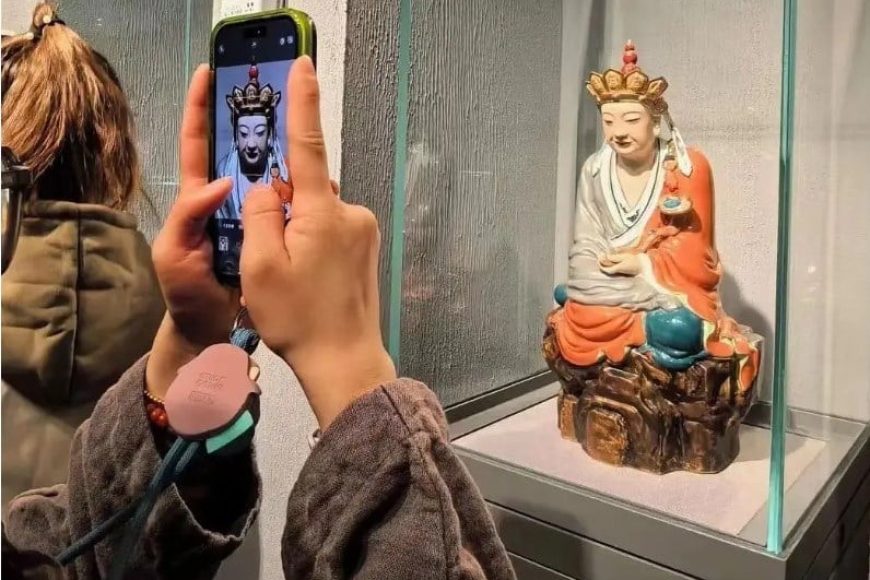 Bức tượng La Hán gây sốt trên mạng
